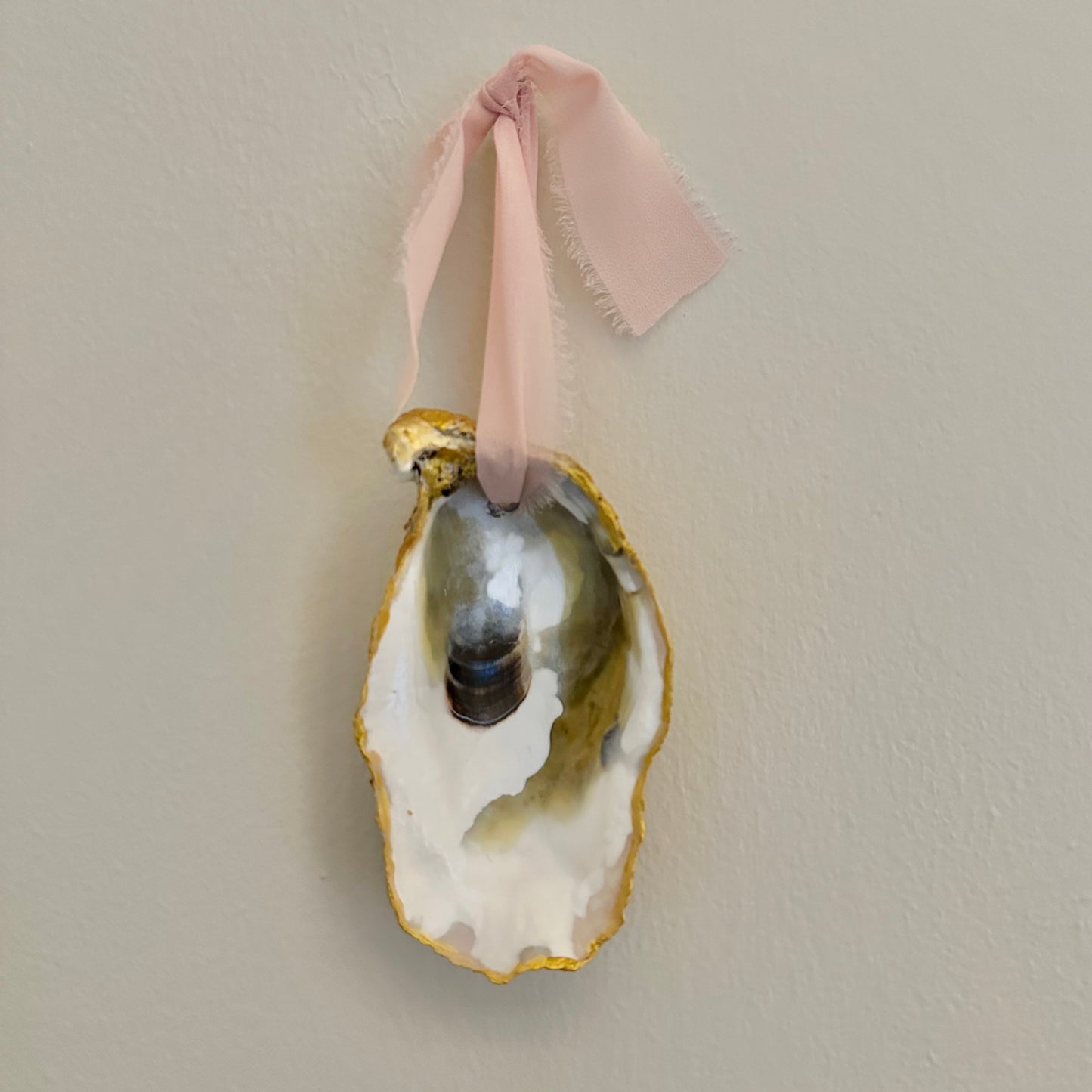 Oyster Ornament Blush